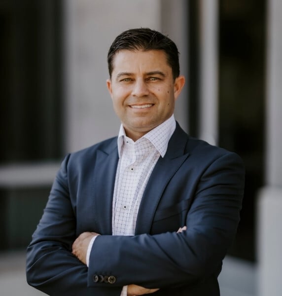 Ryan Headshot Square (1)